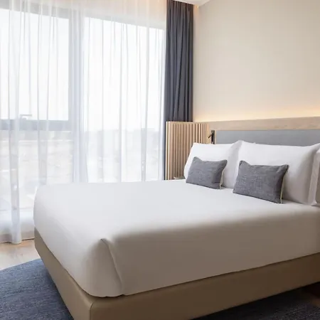 מלון Courtyard By Marriott Linate מילאנו