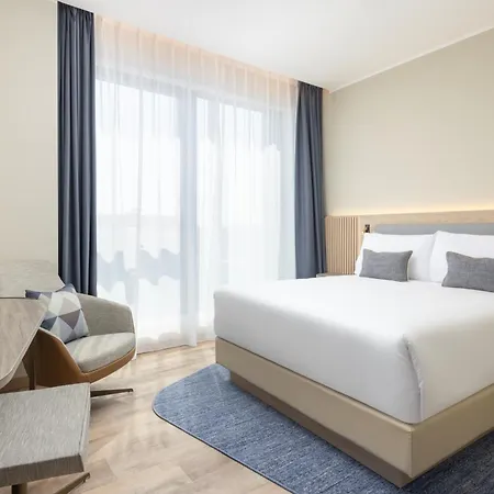 מלון Courtyard By Marriott Linate 4*