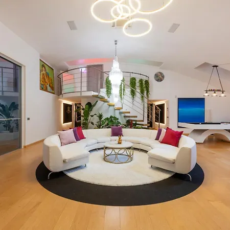 Piscina Interna Privata E A Apartmán *