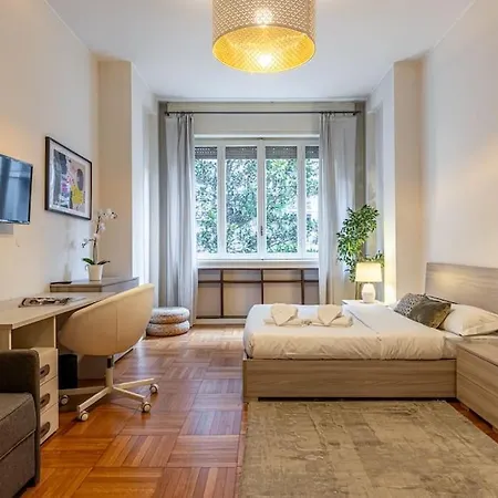 4 Bedrooms, 10 Guests, 250sqm, Terrace, 5mn Duomo Apartmán Milán