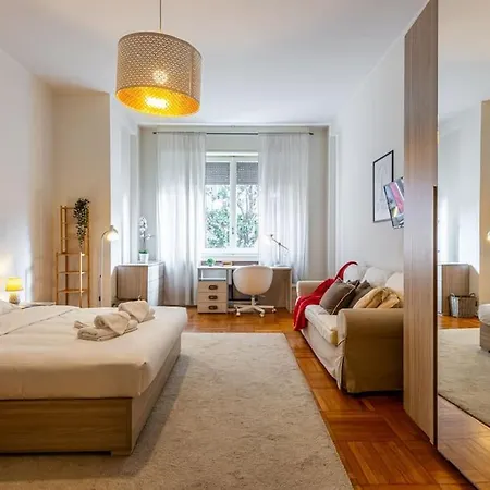 4 Bedrooms, 10 Guests, 250sqm, Terrace, 5mn Duomo Apartmán Milán