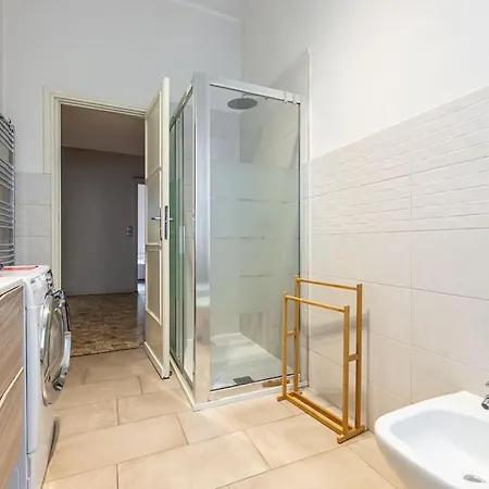 4 Bedrooms, 10 Guests, 250sqm, Terrace, 5mn Duomo Apartmán