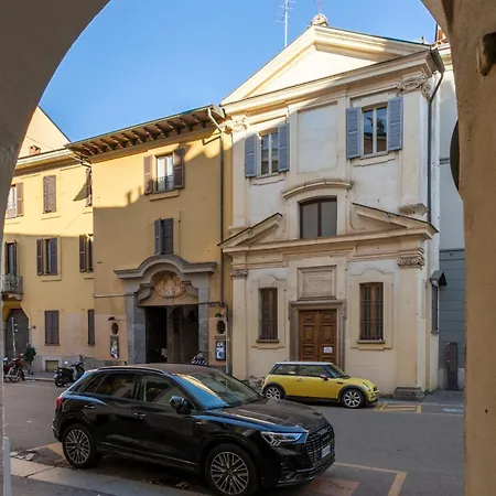 Co99- Large Lanzone Milano