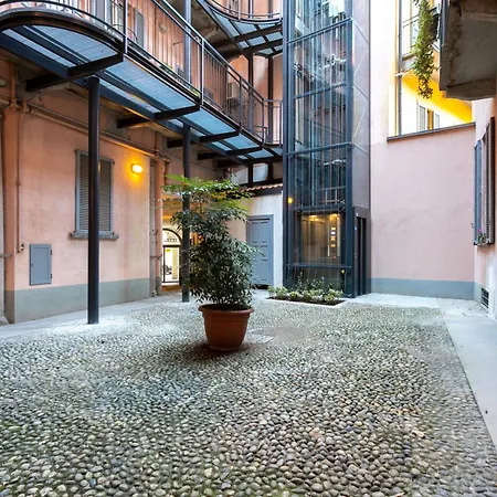 Co99- Large Lanzone Milano