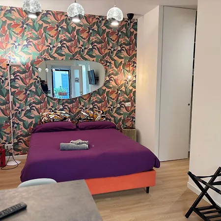 La Vecchia Milano-les Nubles Vannucci - Il Ballatoio E Il Cortile *