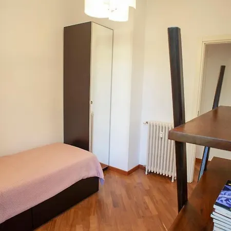 Bright And Comfy In A Beautiful Contemporary