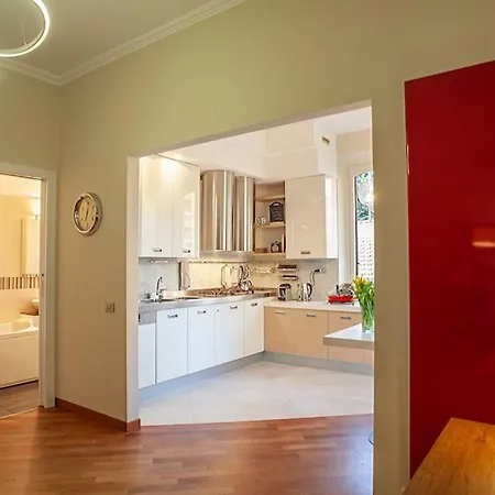 Bright And Comfy In A Beautiful Contemporary Apartman Milánó