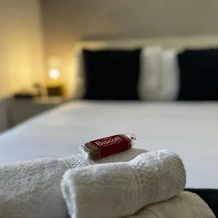 Apartament La Regina Delle Locazioni Accanto Bocconi Mediolan
