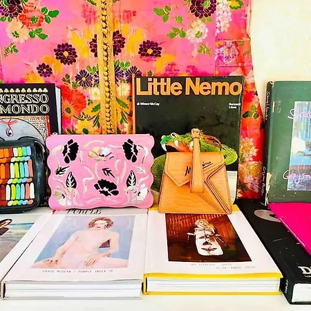 Artistic 2-bedroom Daire Milano