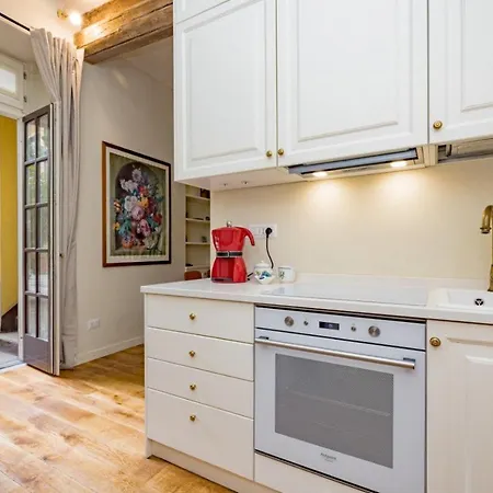 Charme Loft - 5 Min Duomo شقة *