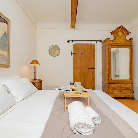 Luxury Naviglio House - 10 Min Cathedral דירה מילאנו