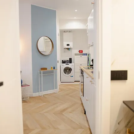 Bright 2-room For Friends And Relatives شقة *
