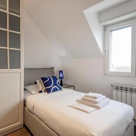 Luxury Piola - 7sundays *