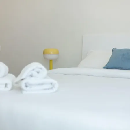 Apartment Charming 2-bedroom In Milanese Building *