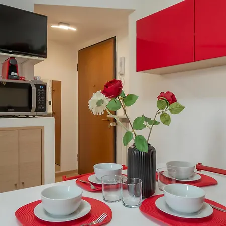 Romantica, Metro A 20m, Duomo E A 10 Min, Isola Mediolan