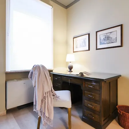 Elegante Con Vista Sul Parco In Centro