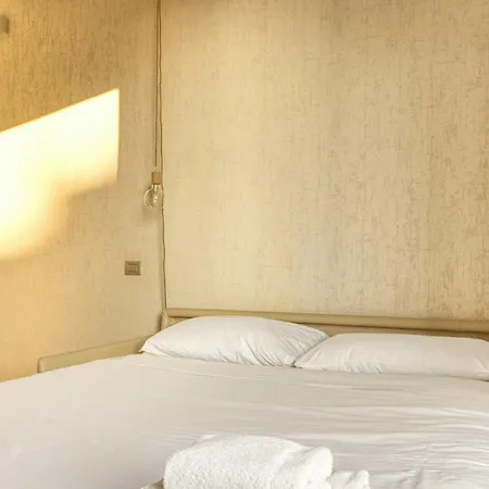 Just Urban - Bright Penthouse - Heart Of 10 Min To Duomo * Milánó
