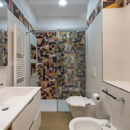 Elegante E Luminoso Con Box Auto A Pochi Passi Da Metropolitana M4 * Μιλάνο