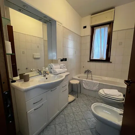 Prada Wifi-netflix-air Conditioning Apartment *