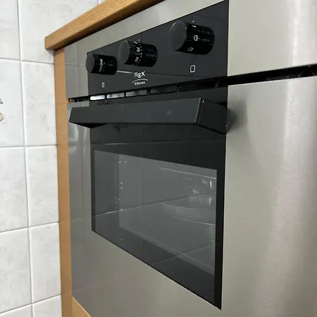 Prada Wifi-netflix-air Conditioning Apartment *