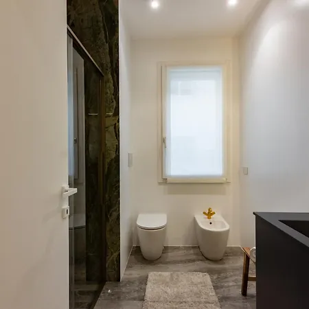 White House Con Posti Auto Apartman