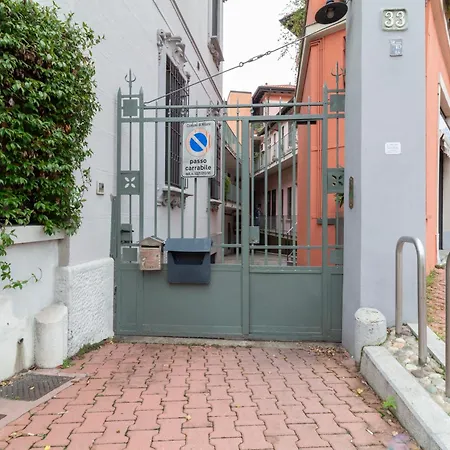 Luxloft Navigli - 2 Bathrooms - Free Parking شقة