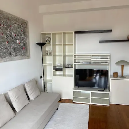 Bright Flat - Fashion & Design District Διαμέρισμα *