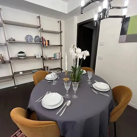 Luxury Close To Citylife, Metro & Dining