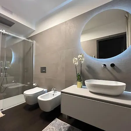 Luxury Close To Citylife, Metro & Dining Hébergement de vacances