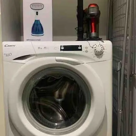 Hébergement de vacances Luxury Close To Citylife, Metro & Dining