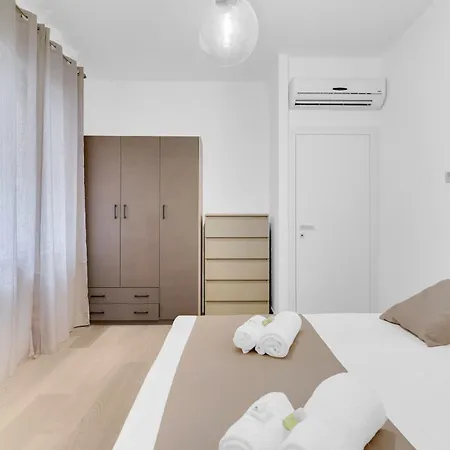 Mi Casa Via Torino Apartment *