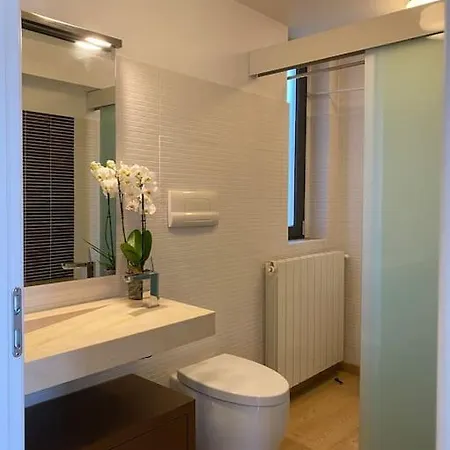 Penthouse Luce Near Metro-bus-tram *