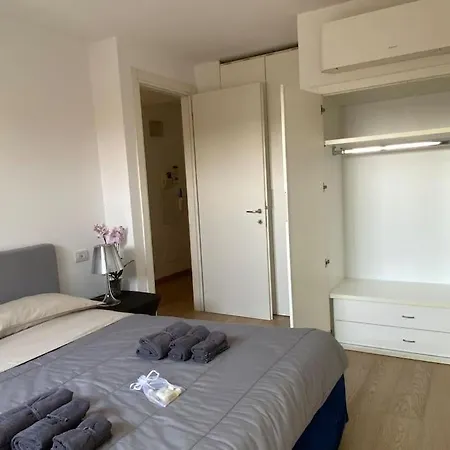 Penthouse Luce Near Metro-bus-tram Mediolan
