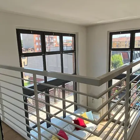 Penthouse Luce Near Metro-bus-tram Apartament *