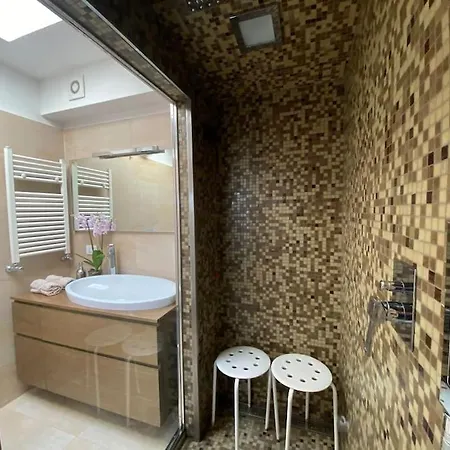Penthouse Luce Near Metro-bus-tram Apartament Mediolan
