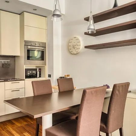 Just Urban - Bilocale Strategico Per Duomo E Life - M1 Διαμέρισμα *