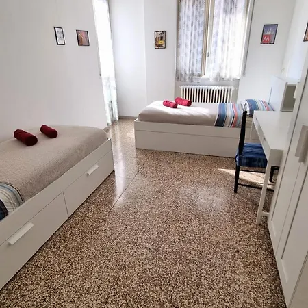 Casa Manli - In Affitto Milan