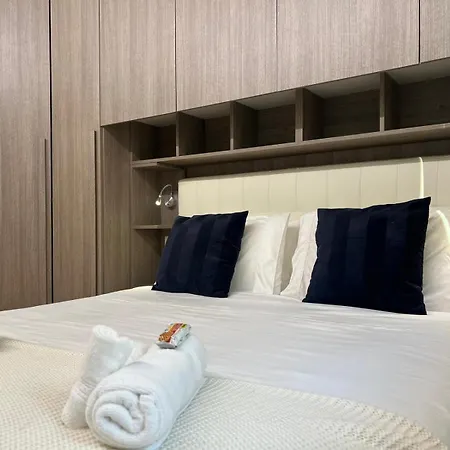 Apartment La Regina Delle Locazioni In Porta Romana 3 *