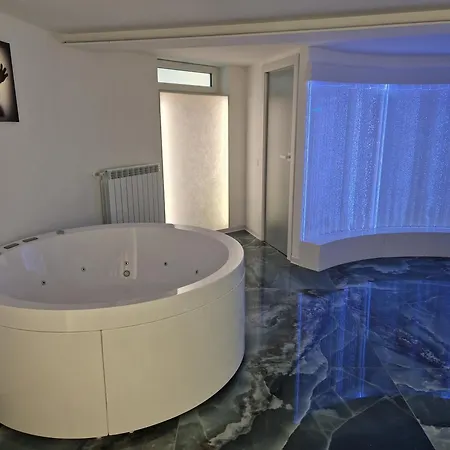 ヴィラ The Igloo ミラノ