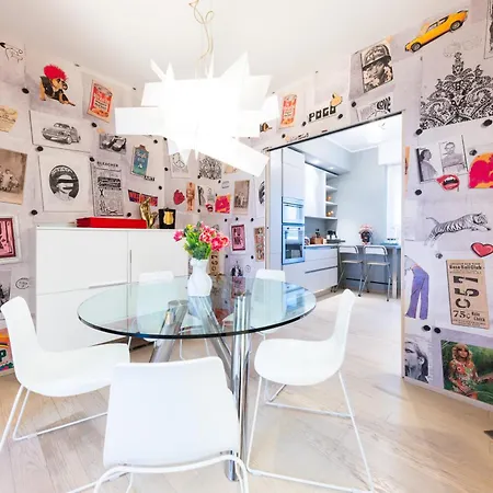 Daire Rego Panoramic View Floor *