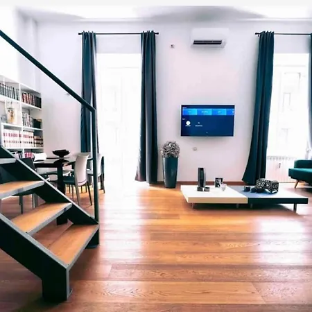 Arco Della Pace Elegante Loft Apartment