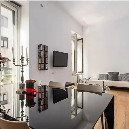 Arco Della Pace Elegante Loft Apartment