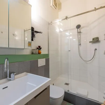 110mq Santa Sofia Apartment, In The Center Of Milan, 10 Min Walk From Duomo شقة ميلان