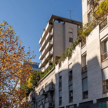 110mq Santa Sofia Apartment, In The Center Of Milan, 10 Min Walk From Duomo アパート ミラノ