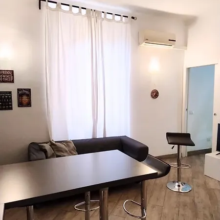 Hbhall Porta Romana Apartment