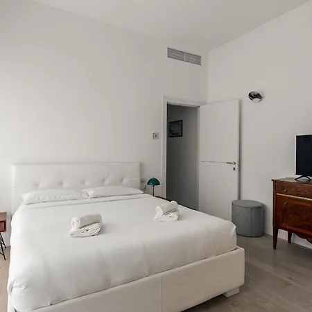 Apartament Palazzo Visconti Di Modrone, Two Beautiful By Halldis