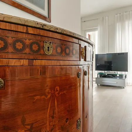 Apartament Palazzo Visconti Di Modrone, Two Beautiful By Halldis Mediolan