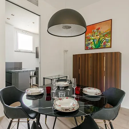 Palazzo Visconti Di Modrone, Two Beautiful By Halldis Apartament *