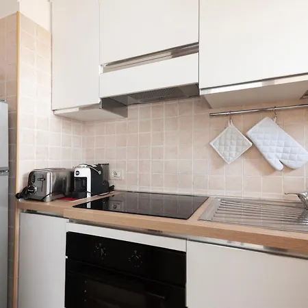 Youhosty - Paul Valery Bis Apartment *