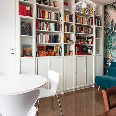 Youhosty - Paul Valery Bis Apartment Mailand